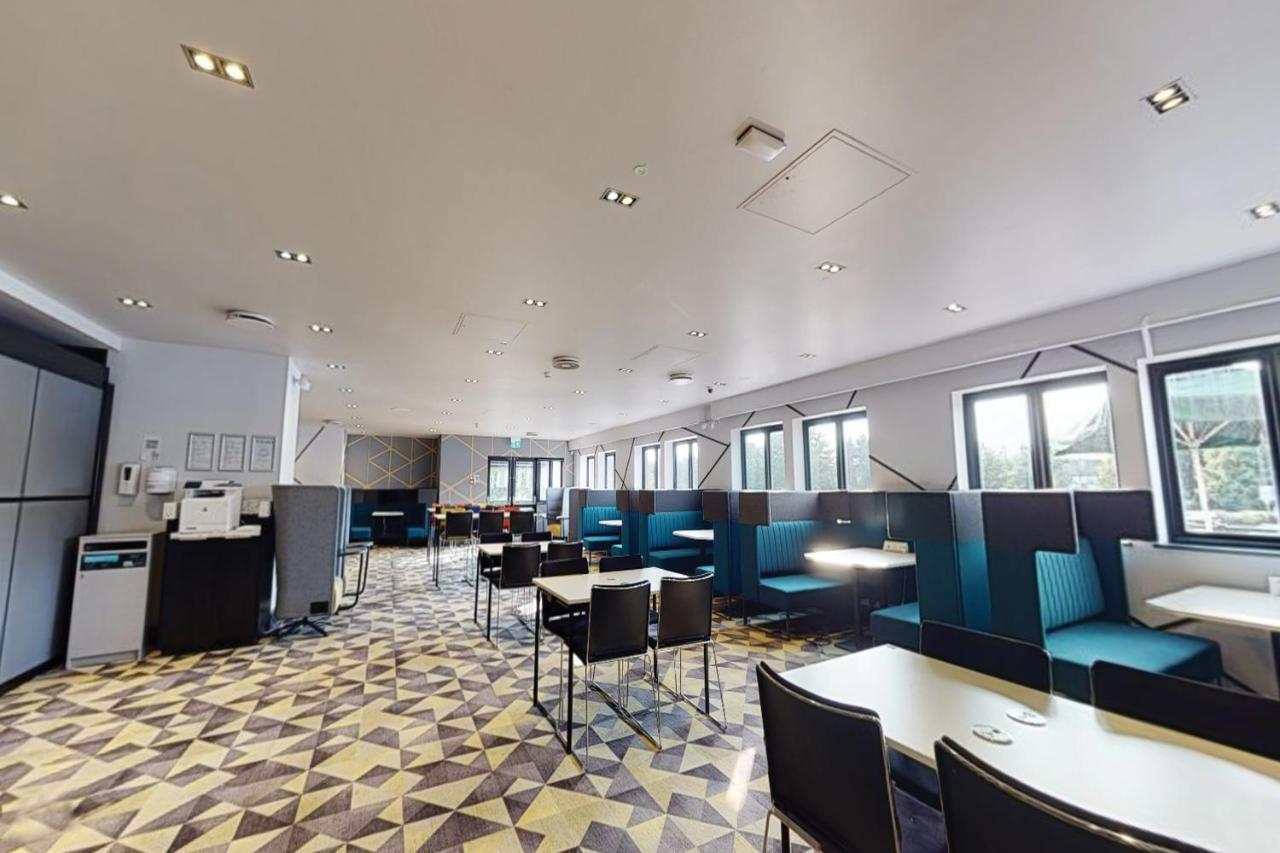 Village Hotel Ковентрі Екстер'єр фото