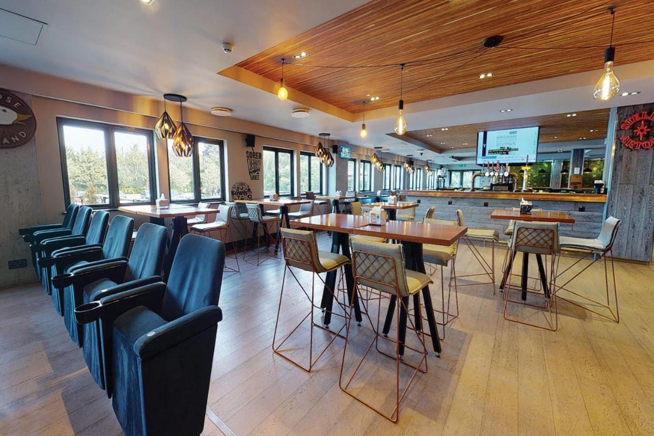 Village Hotel Ковентрі Екстер'єр фото