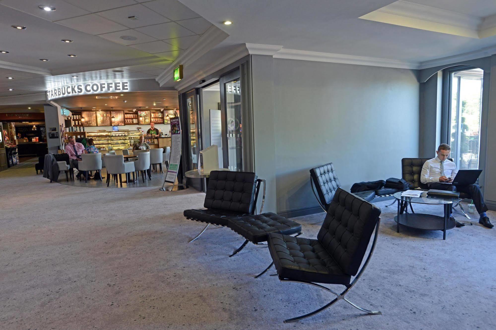 Village Hotel Ковентрі Екстер'єр фото